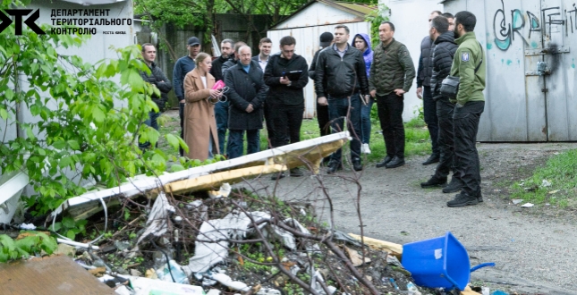 У межах двомісячника з благоустрою проінспектували Оболонський та Подільський райони столиці